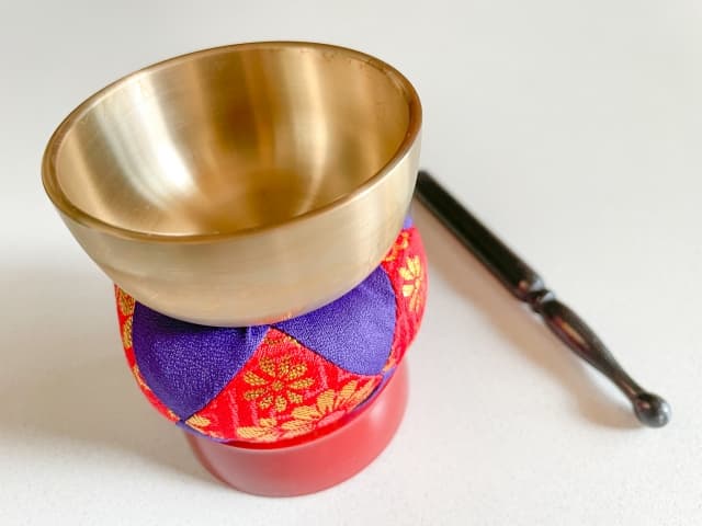 金のおりんの画像