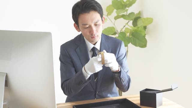 鑑定士の画像